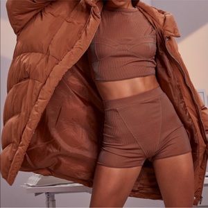 Boohoo SET brown crop top and shorts bottom